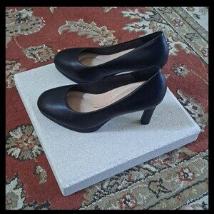 Clarks Ultimate Comfort Heels – Size 8M Black NWOT